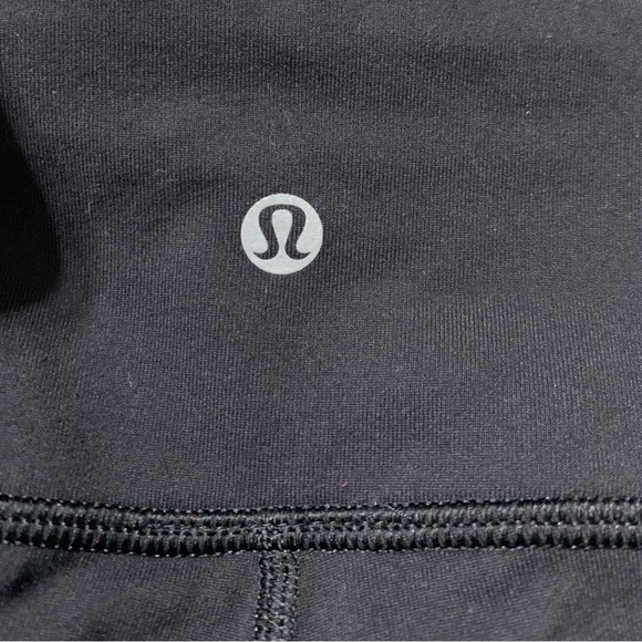LULULEMON ATHLETICA SLIT BACK CAPRI LEGGING - Picture 6 of 7